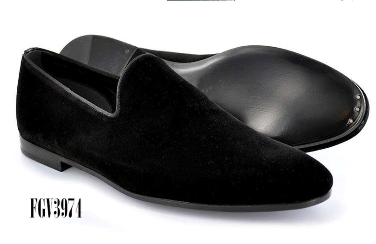velvet-black-slipper